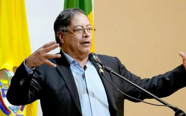Gustavo Petro desmintió incremento en el impuesto del 4x1.000 en Colombia