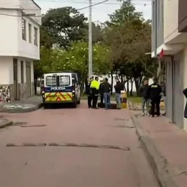 Encuentran cadáver dentro de una maleta en humedal de Bogotá