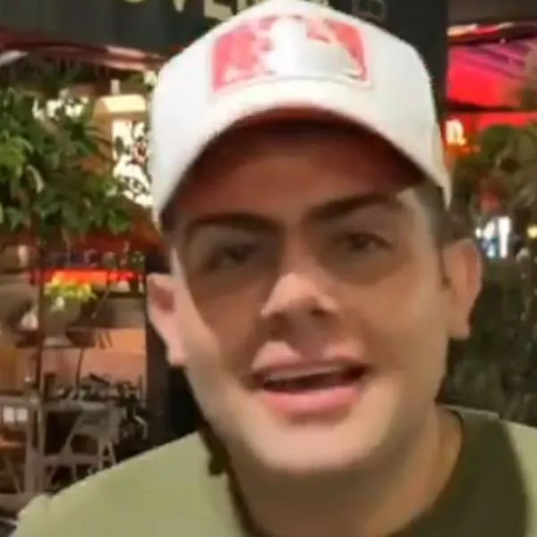 Mexicano muestra "sabrosa vida" junto con 3  mujeres en Medellín; video indigna
