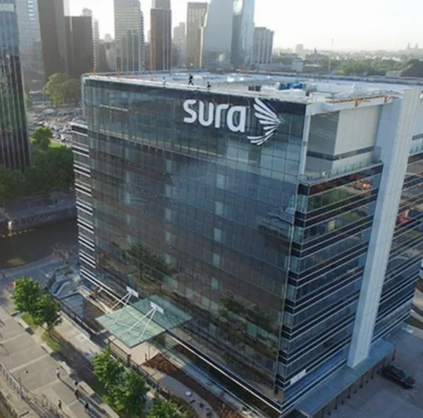 Asamblea de Grupo Sura aprueba recomprar acciones propias tras negocio con Gilinski