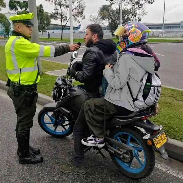 Cómo responder si Policía en Colombia pregunta ¿sabe por qué lo detuvimos? 