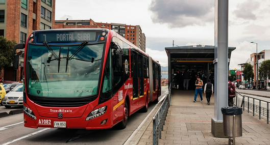 Bus de Transmilenio, en ota sobre estaciones de la avenida Suba que cerraron por fuerte accidente