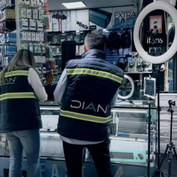 Así fue visita sorpresa de la Dian, con 5.000 funcionarios, a miles de negocios en Colombia: advertencia por facturación electrónica.