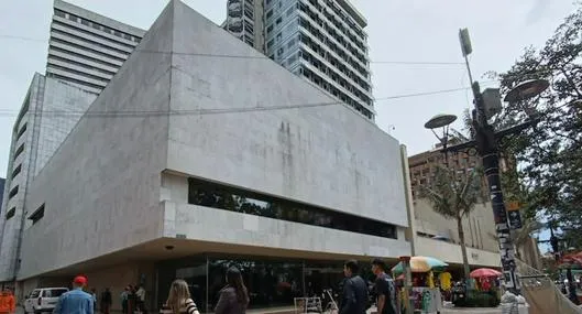 Policía revisa presunto paquete con explosivos en Museo del Oro, en Bogotá hoy