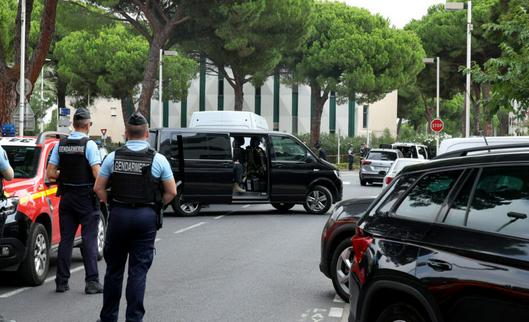 Explosión e incendio frente a una sinagoga en el sur de Francia