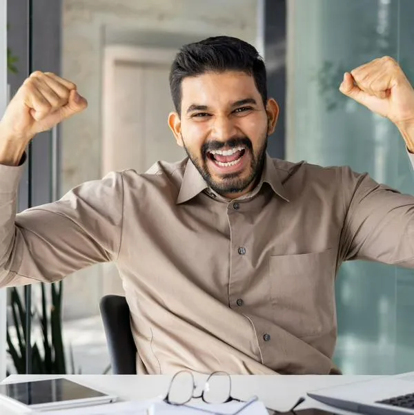 ¿Cómo hacer una hoja de vida para un trabajo, qué poner y ejemplos? 