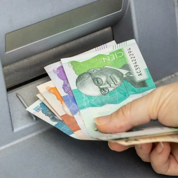 Cómo detectar billetes falsos en un cajero automático y qué hacer si le llega a suceder