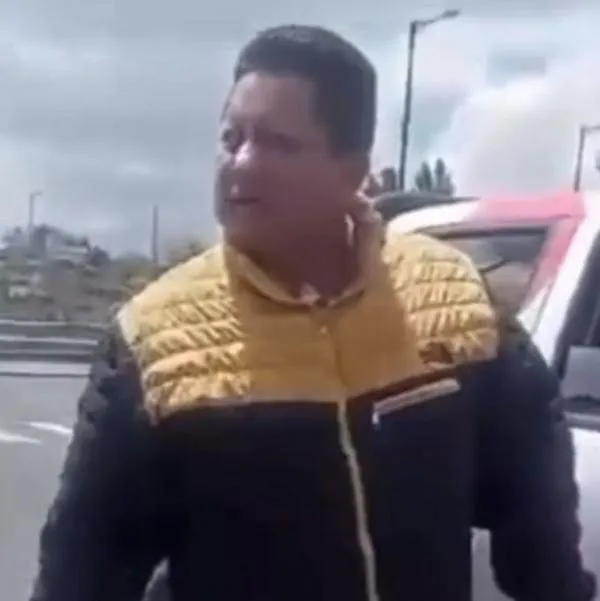 Padre insultó a su hijo policía por ponerle multa de tránsito: video y detalles