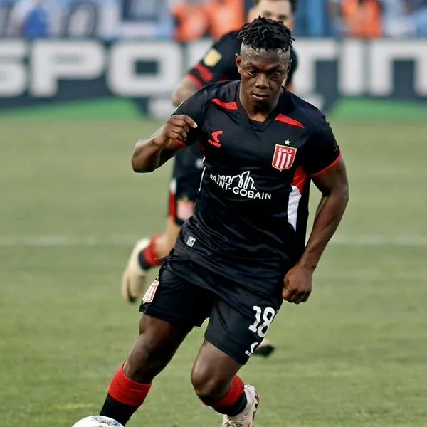 El colombiano Edwuin Cetré, de Estudiantes, le amargó la noche a Boca Juniors con un golazo y polémica. Vea el gol y más detalles.
