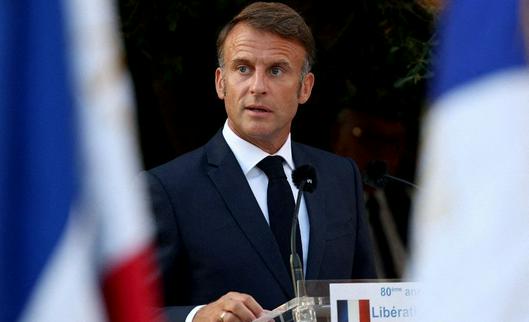 Macron descarta un gobierno de la coalición de izquierda y continúa las consultas con partidos