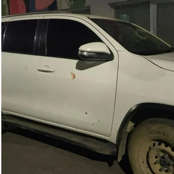 El vehículo asignado al mandatario de El Tambo, Cuca, fue impactado por disparos 