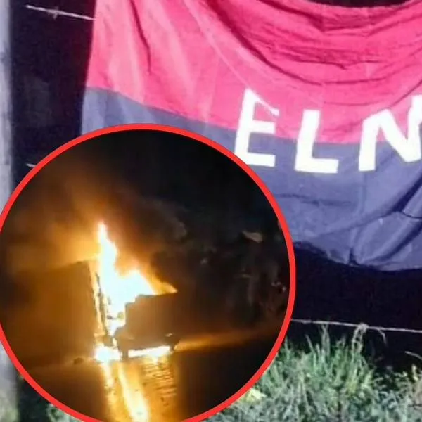 Eln estaría de tras de los cuatro vehículos quemados en Antioquia en vía a costa