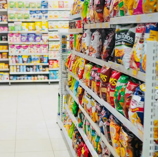 Gaseosas, paquetes de papas y más tienen nuevo cambio y abogada habló del tema