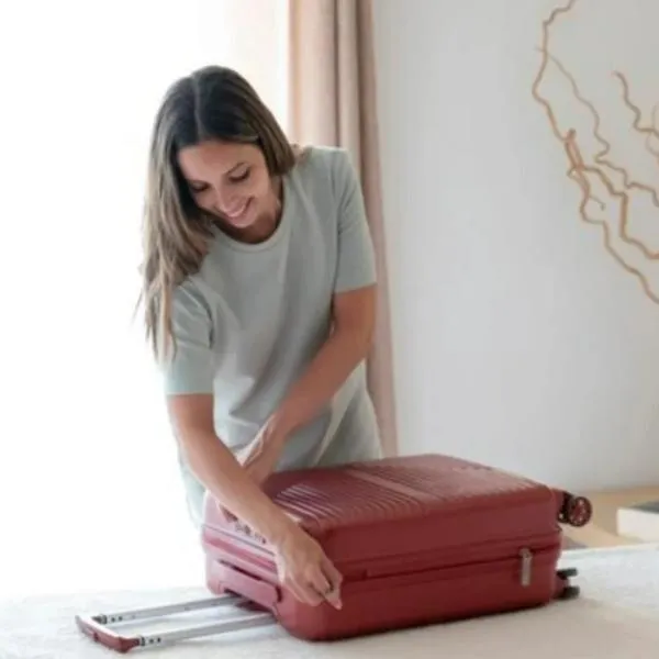 ¿Cómo hacer que su maleta pese menos? Trucos para pagar menos en el aeropuerto