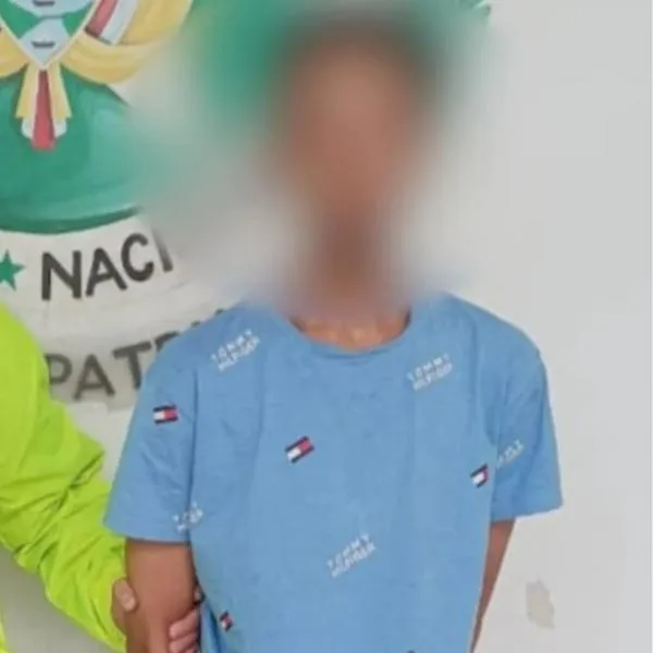 Envían a la cárcel a hombre que habría matado a golpes a su hijastro de 2 años en Medellín