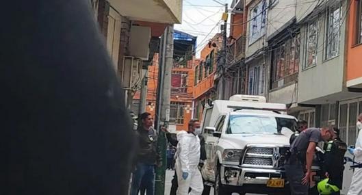 Doble asesinato en Bogotá: pareja de esposos fue asesinada en su propia casa por sicarios que entraron a la vivienda y dispararon indiscriminadamente. 