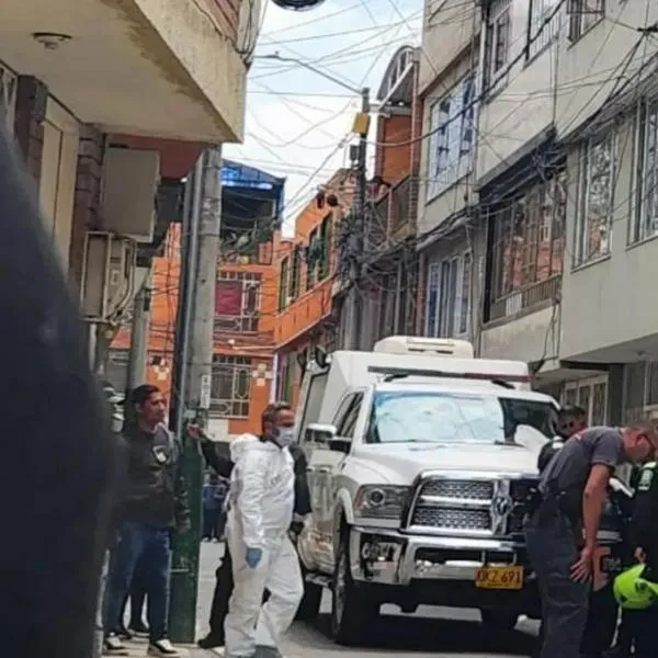 Doble asesinato en Bogotá: pareja de esposos fue asesinada en su propia casa por sicarios que entraron a la vivienda y dispararon indiscriminadamente. 