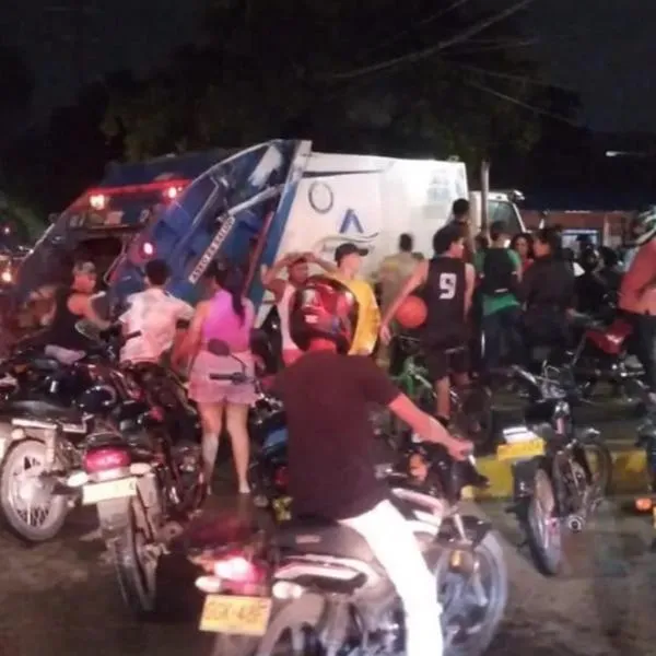 Joven motociclista muere al chocar con carro de basura en Valledupar