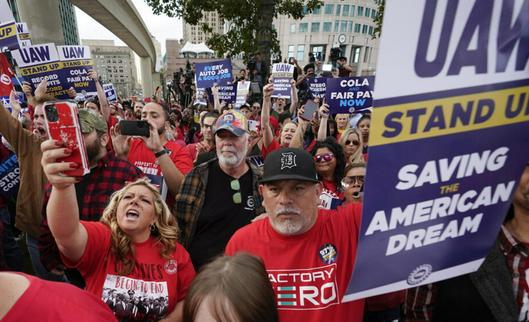 Elecciones en Estados Unidos: los demócratas buscan el voto obrero en Michigan