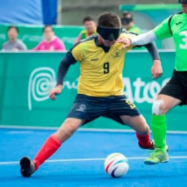 Él es Jhon González, el “Falcao ciego” del fútbol paralímpico de Colombia en París-2024
