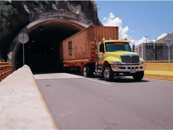 Transportadores de Colombia dicen que no pueden operar vehículos por altos costos