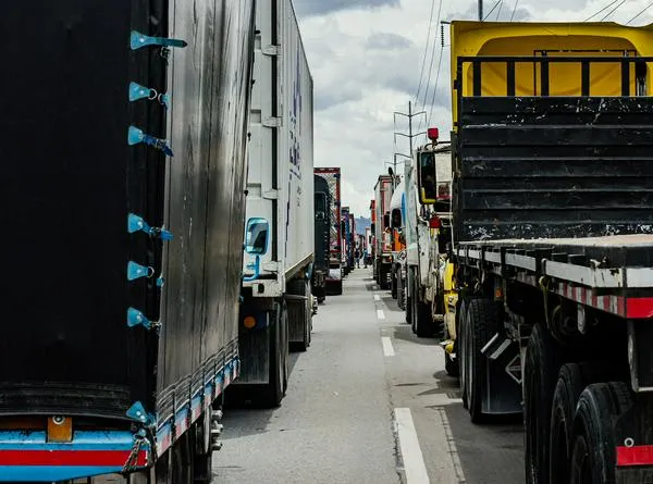 Paro de camioneros hoy en Bogotá: primeros bloqueos en dos puntos claves