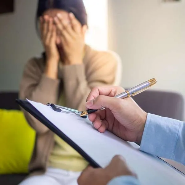 Foto de médicos, en nota de cómo afecta maltrato a residentes en Colombia a pacientes de médicos.