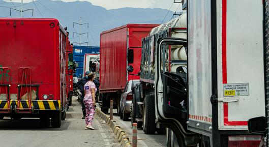 Trancones en Bogotá por paro de camioneros.