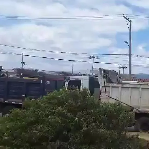 Calle 80 hoy en Bogotá colapsada y más vías por paro de camiones en ciudad