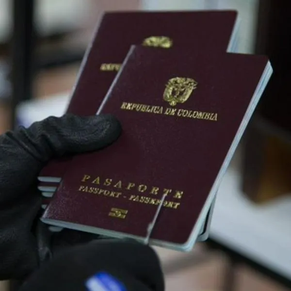 Foto de pasaporte, en nota de cómo obtener nacionalidad en España para colombiano.