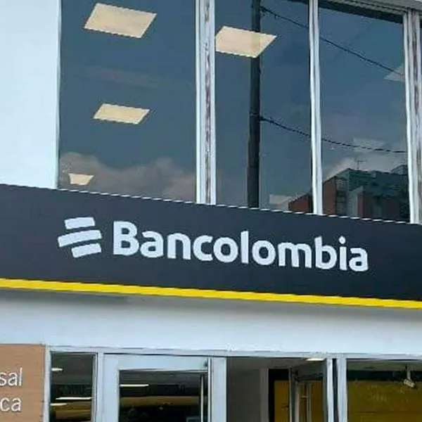 Bancolombia y movimientos bancarios con documento clave que se halla fácil