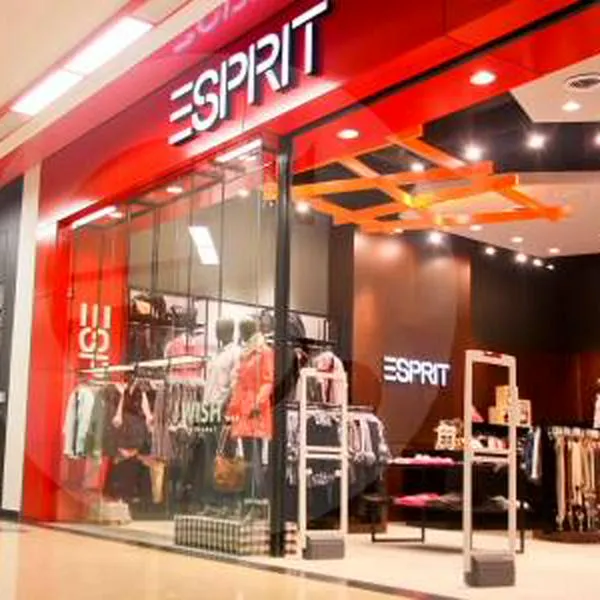 La empresa alemana Esprit empezó su adiós tras anunciar quiebra: sorprendió a clientes con descuentos grandes de hasta el 60 %. Acá, los detalles.