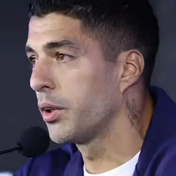 Luis Suárez lloró durante retiro de Selección de Uruguay; cuántos goles anotó