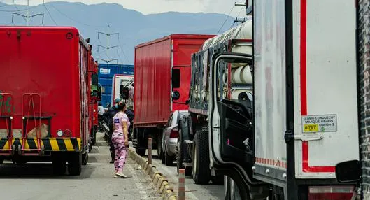 Paro camionero hoy en Bogotá: calles cerradas, Transmilenio.