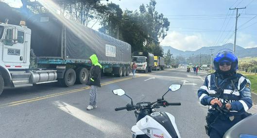 Camioneros advierten a ciudadanos por paro y les piden que hagan mercado puesto que aseguran que la situación "va para largo". 