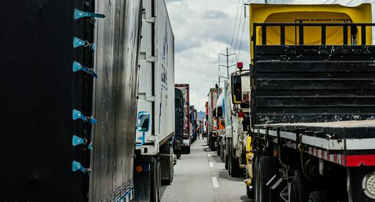 Paro de camioneros en Colombia: Policía llama a 400 uniformados del Esmad