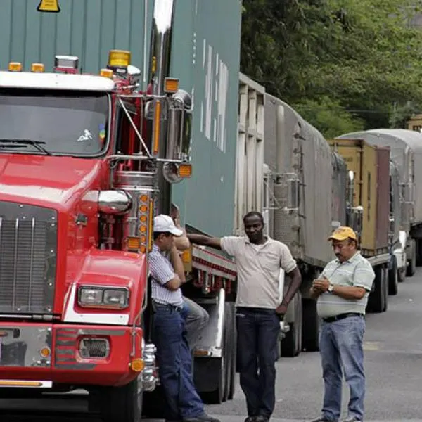 Paro de camioneros está afectando ventas en Bogotá, asegura Fenalco