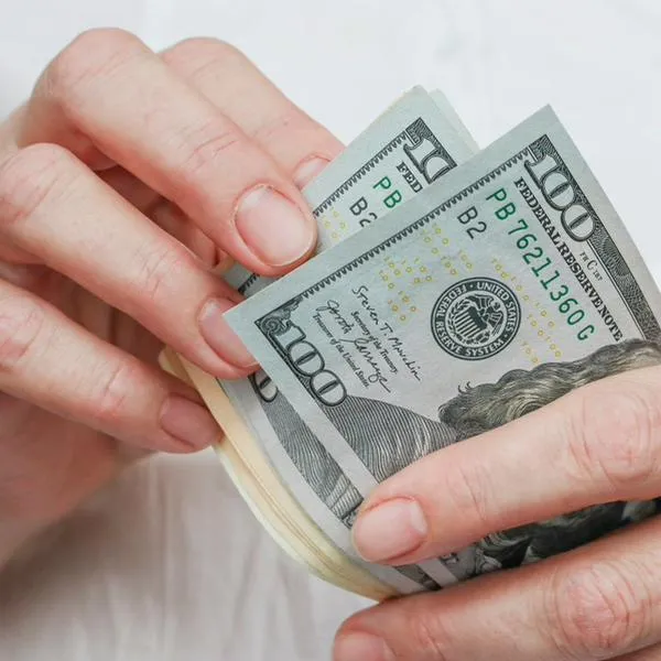 Dólares y cambio en billetes que afectará a turistas y locales