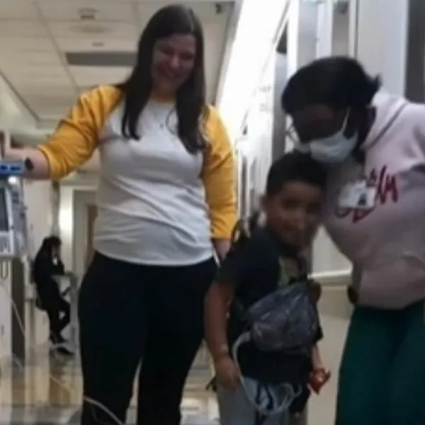 Niño John-Henry se enteró que recibirá trasplante de corazón; reacción es viral