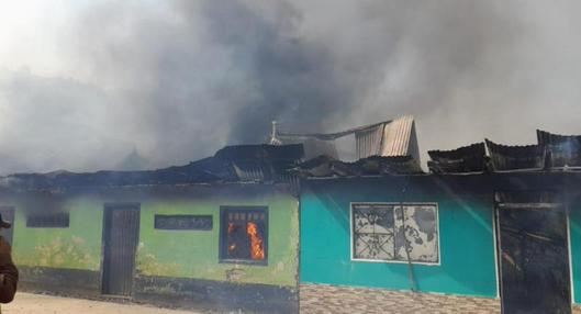 Voraz incendio destruyó cuatro viviendas y una escuela en zona rural de Ibagué 