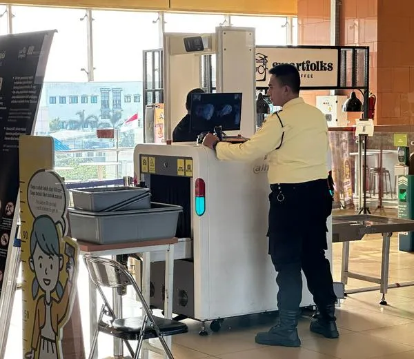 Los casos más comunes en los que le revisarán la maleta en el aeropuerto: ojo al dato