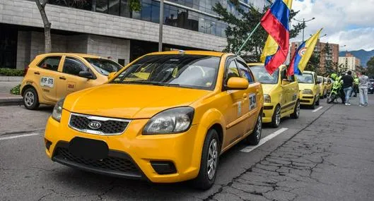 Taxistas se unen al paro de camioneros. 