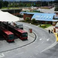 Transmilenio amaneció bloqueado en Bogotá por paro de transportadores, El sistema informó que no funcionan dos portales y varias estaciones en el sur. 