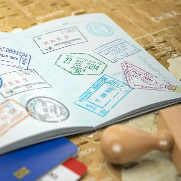 Sellos en pasaporte, en nota sobre que Europa ya no podrá sellos en pasaportes colombianos