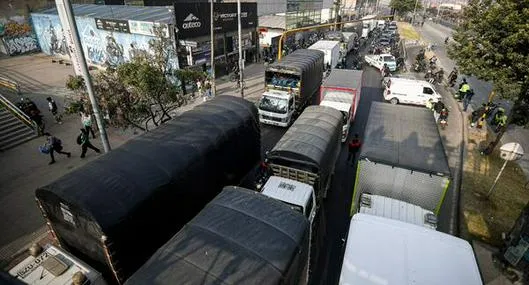 Soacha colapsada: hasta en buses de Policía, ciudadanos llegan a sus destinos