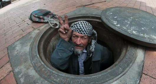 Él era Lucas, el habitante de calle que vivió en una alcantarilla de Bogotá por 20 años y murió al complicarse su salud