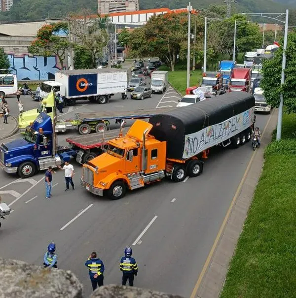 Paro de camioneros sigue afectando al país.