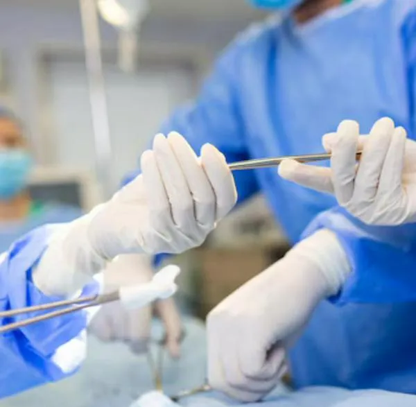 Error médico: hombre murió porque cirujano le extirpó el órgano equivocado