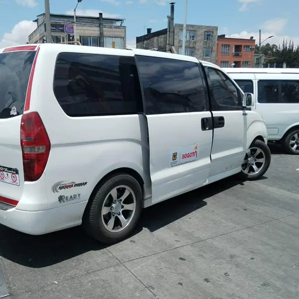 Este es el carro que sería del Distrito y estaría en las protestas del paro de camioneros en Bogotá. Galán dijo qué pasó