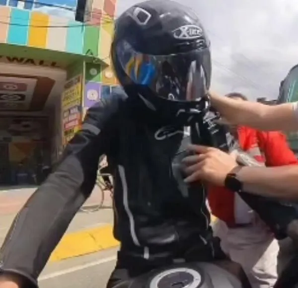 Tiktoker es confundido con un ladrón por la comunidad en Bogotá